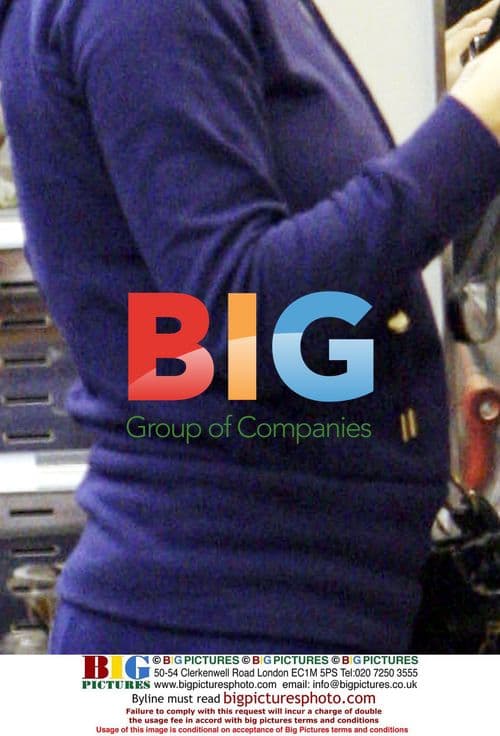 Elen Rives Shopping in London