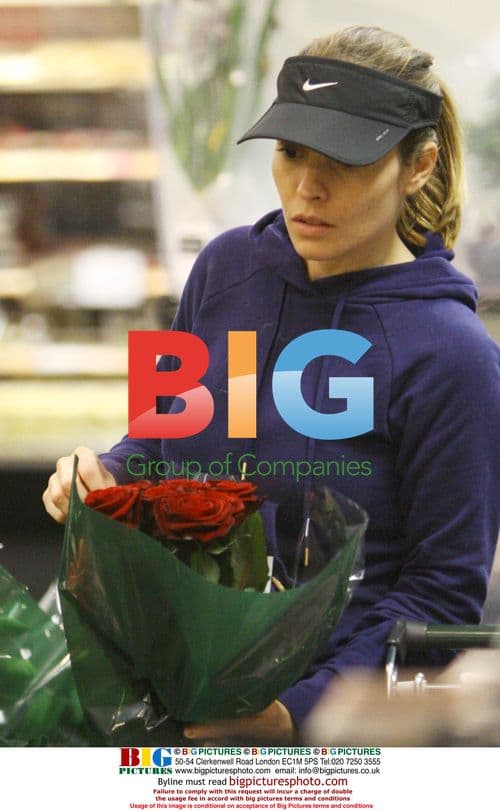 Chelsea's Frank Lampard's pregnant fiance shopping