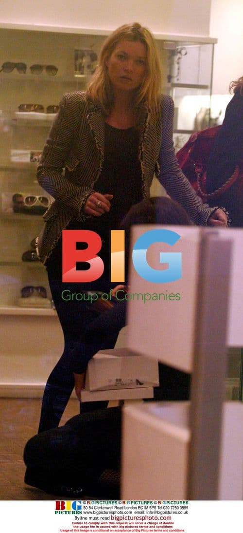 Kate Moss Shopping in Notting Hill