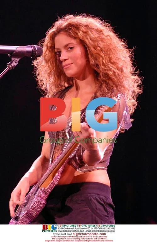 SHAKIRA on 'Oral Fixation' tour in Argentina