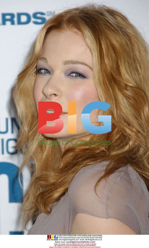 LEANN RIMES at the 40th Annual CMA Awards 2006