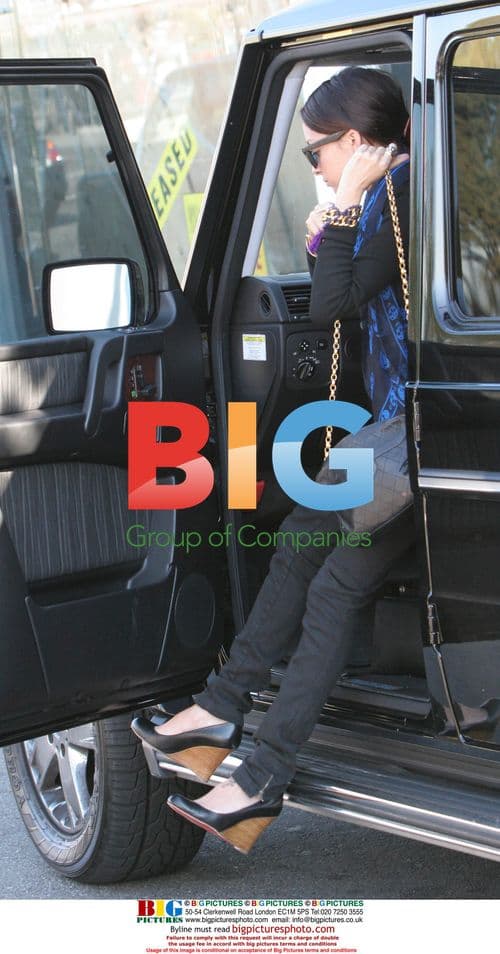 Nicole Richie Eats Lunch