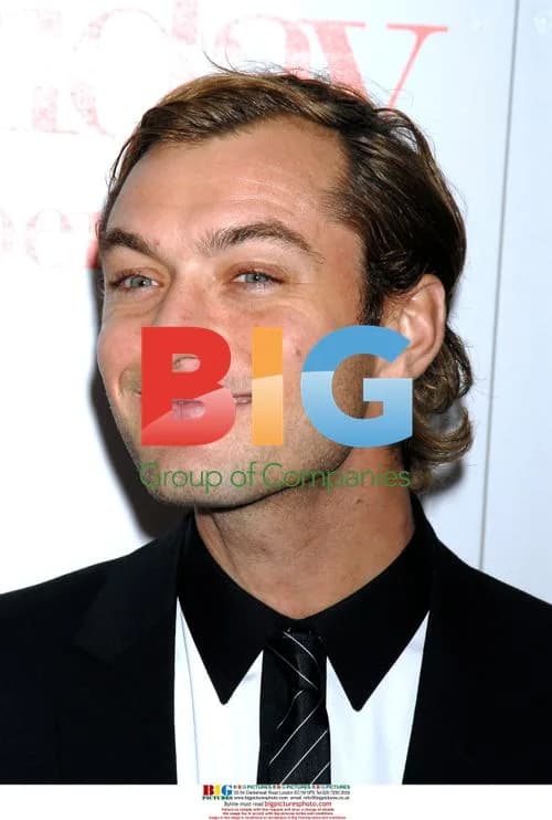 Jude Law at 'The Holiday' Premiere