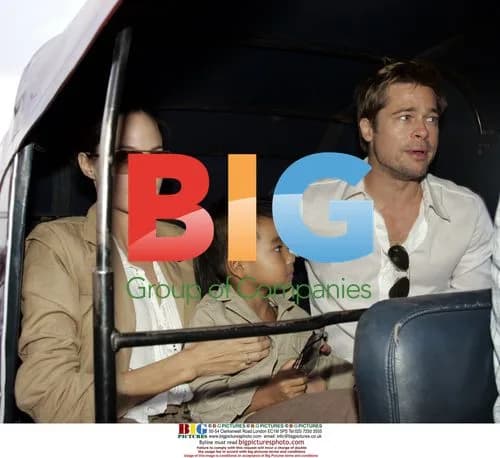 Brad Pitt & Angelina Jolie on Rickshaw Ride in Pune