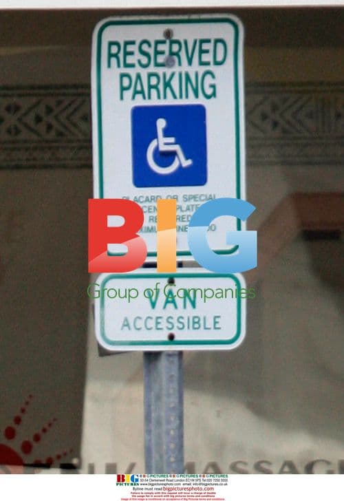 Lost star Jorge Garcia shops at same place as magazine photo