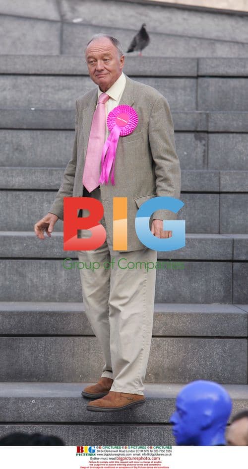 Ken Livingstone and Blue Man Group at 'Wear It Pink' 2006
