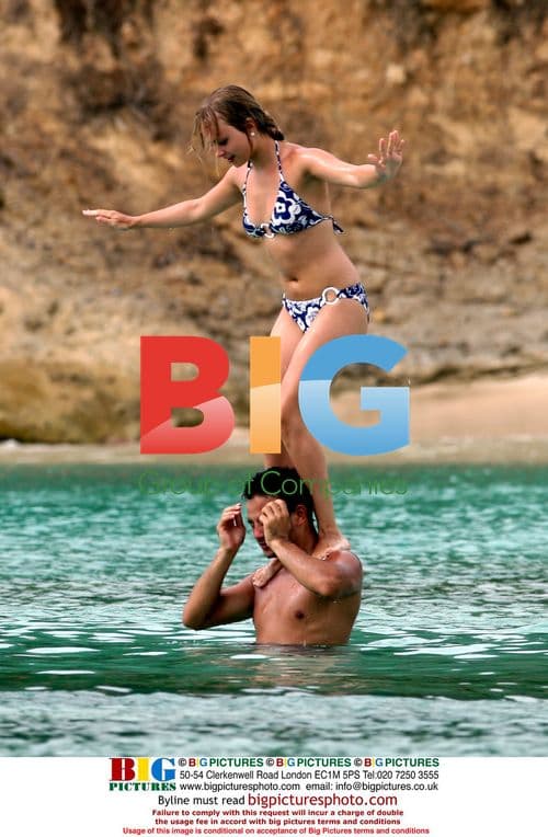 Tina O'Brien and Ryan Thomas in Greece