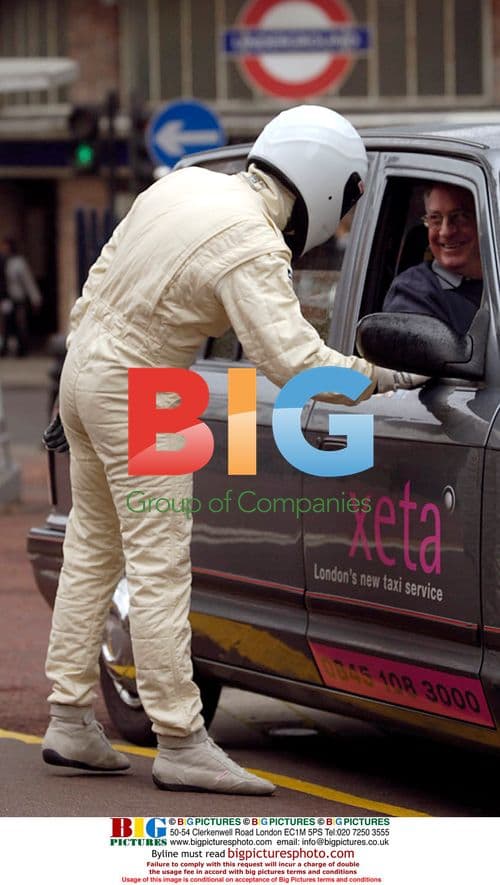 The Stig Gets Clamped at MPH 2006