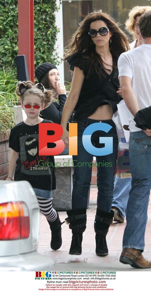 Kate Beckinsale and Daughter Shopping