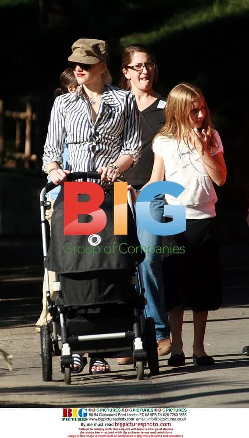 Gwen Stefani and family visit Huntington Gardens