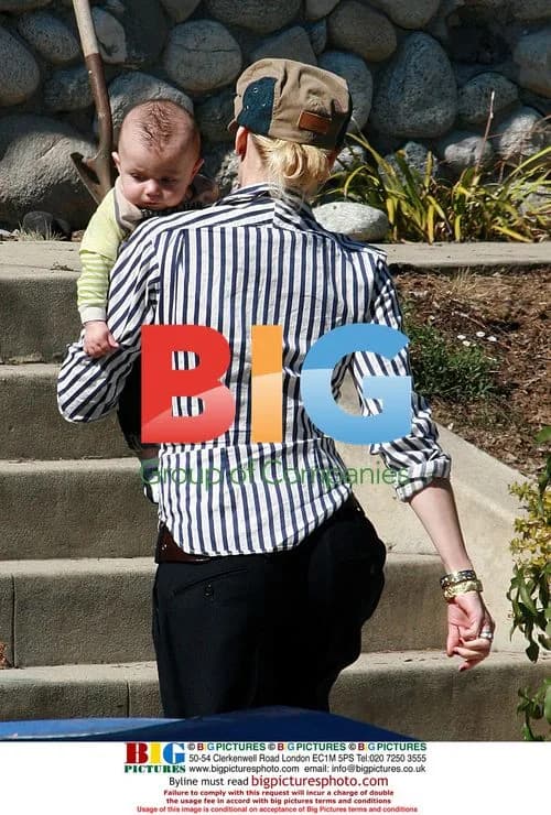 Gwen Stefani and family at Huntington Gardens