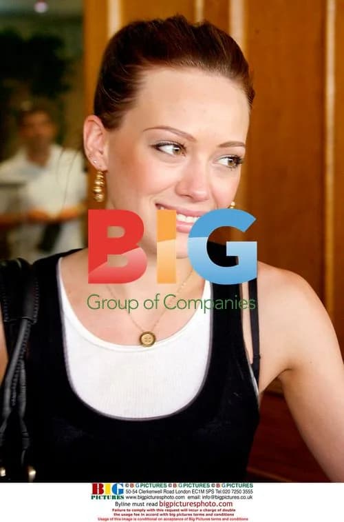 Hilary Duff Spotted With Nicotine Patch