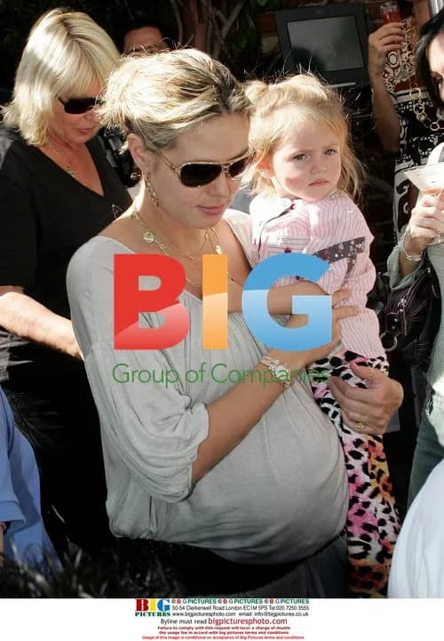 Heidi Klum out for lunch with daughter