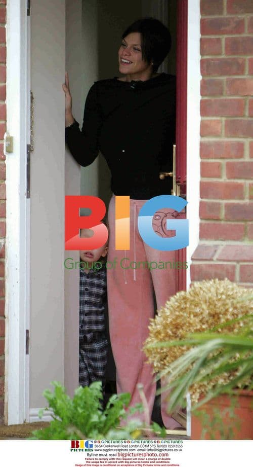 Jade Goody Talks to Reporter