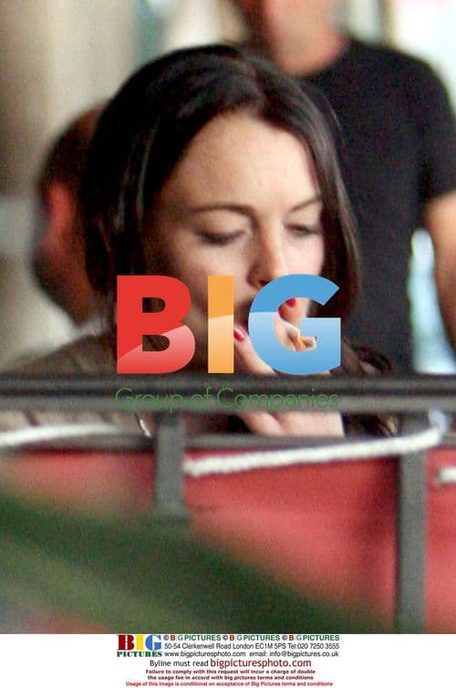 Lindsay Lohan Smoking in West Hollywood