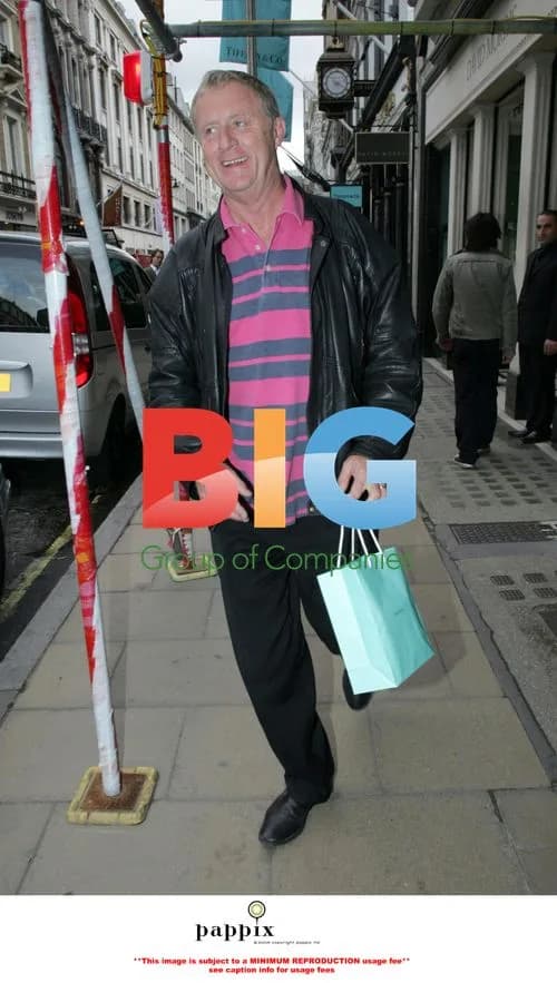 Chris Tarrant Spotted Shopping at Tiffany's