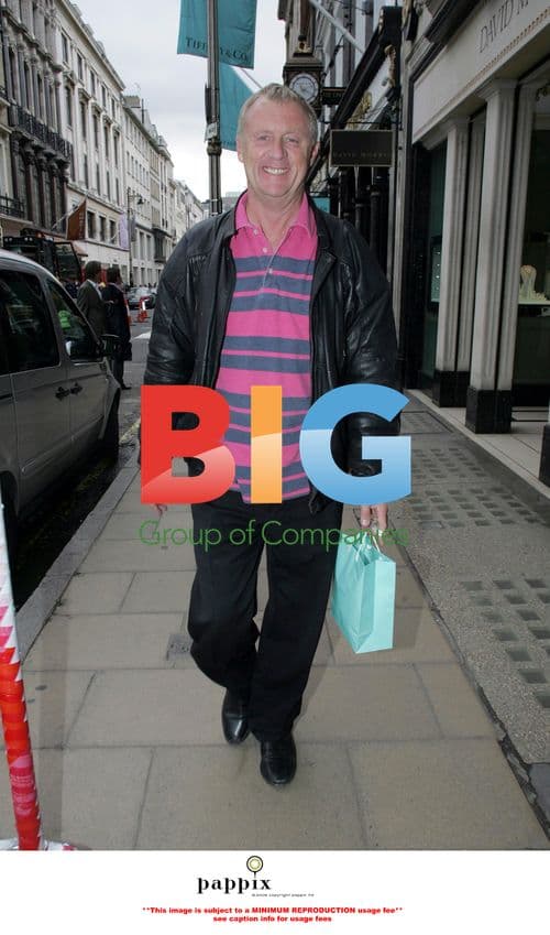 Chris Tarrant Spotted Shopping at Tiffany's
