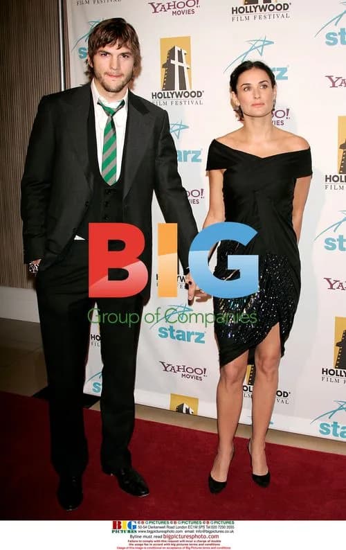 ASHTON KUTCHER & DEMI MOORE at Hollywood Awards 2006