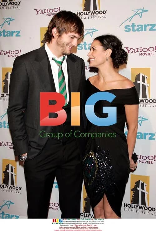 ASHTON KUTCHER & DEMI MOORE at Hollywood Awards