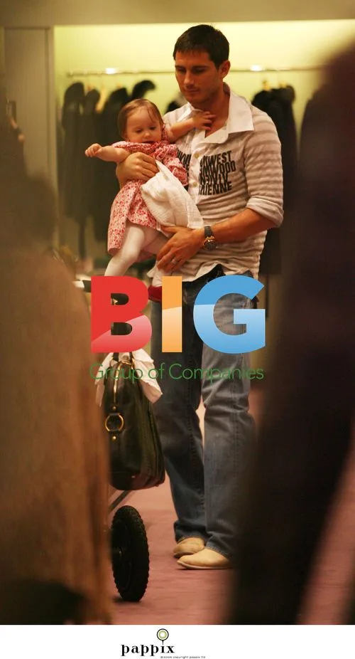 Frank Lampard and family go shoe shopping