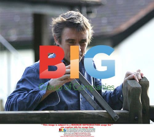 Richard Hammond Visits Town After Car Crash