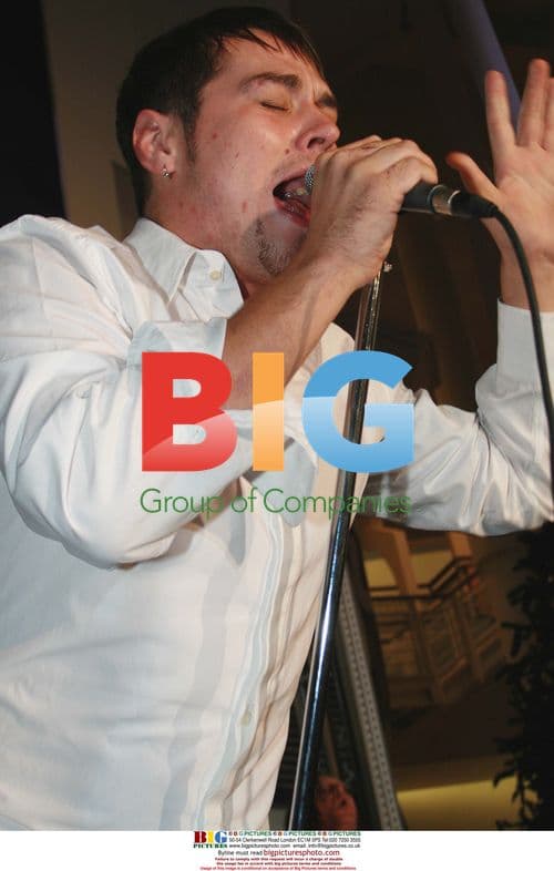 MATT WILLIS performs at Trafford Centre