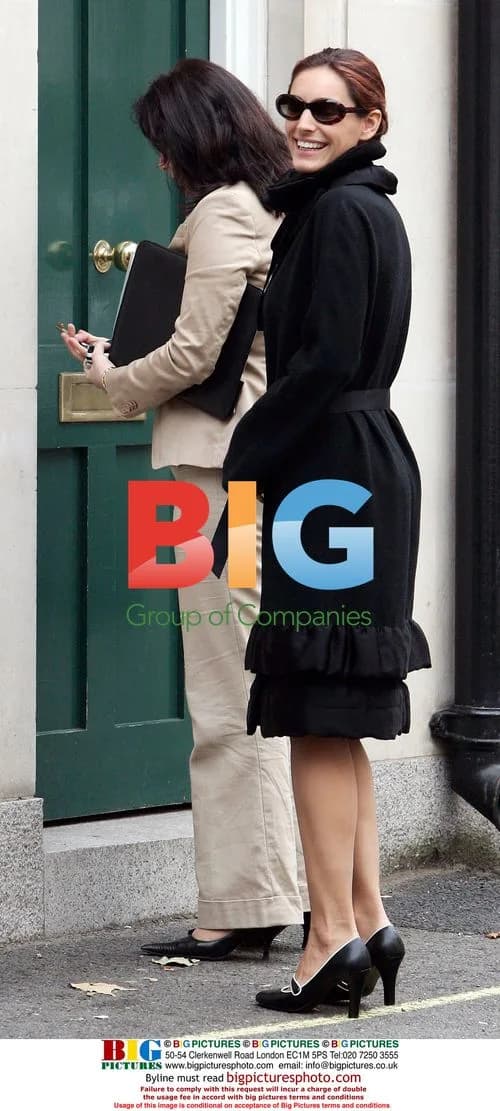 Kelly Brook House Hunting in London