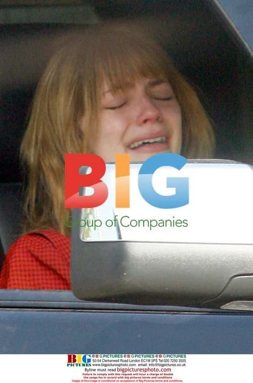 Mischa Barton Emotional Breakdown