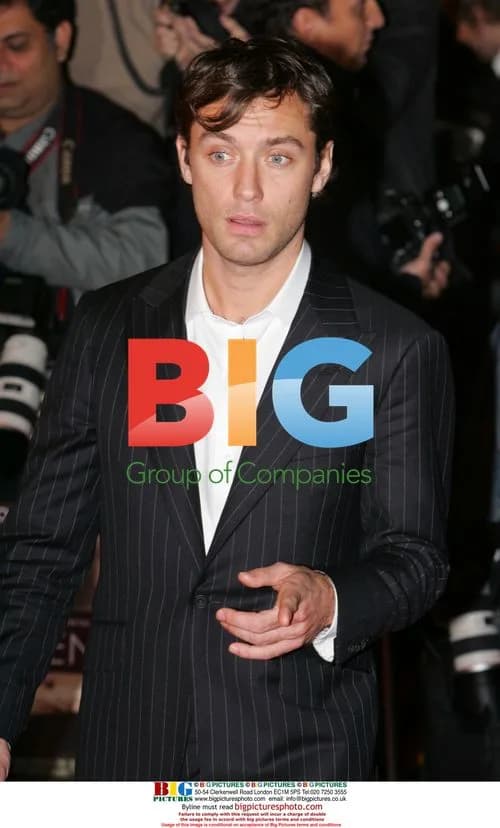Jude Law at "Breaking and Entering" Premiere