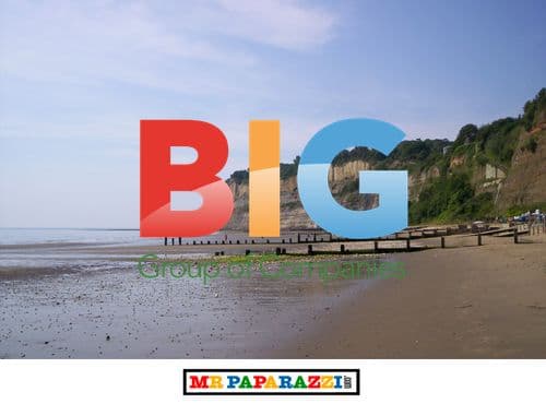 Luke Wilson Finds Madonna & Child Image in Sand