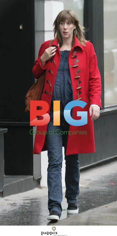 Pregnant Beth Orton Crying in London