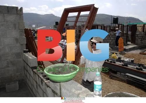 Brad Pitt Builds with Habitat for Humanity in India