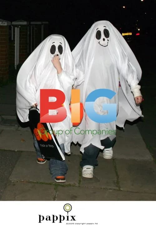 Liam Gallagher with kids trick-or-treating