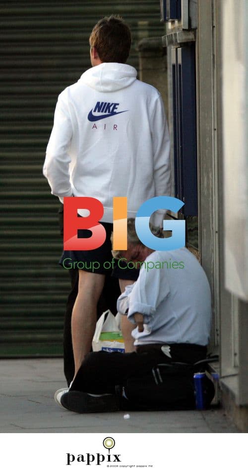 Damon Albarn out in London with leg spot