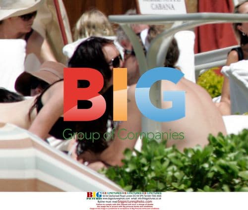 Lindsay Lohan and Harry Morton get romantic in Maui