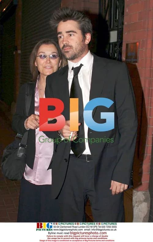 Colin Farrell out to dinner with family