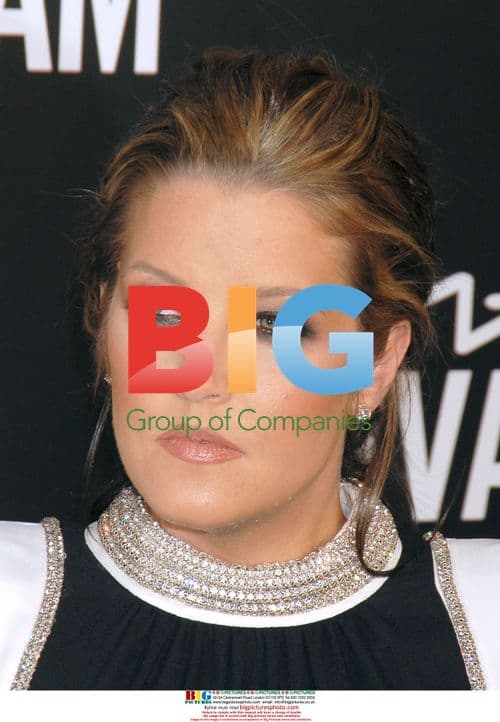 LISA MARIE PRESLEY at Viva Glam VI Dinner