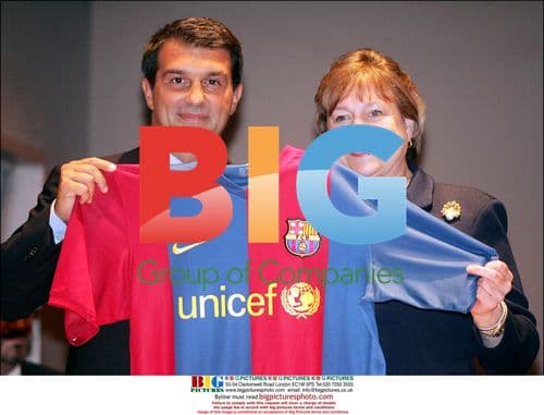 Barcelona president unveils Unicef jersey
