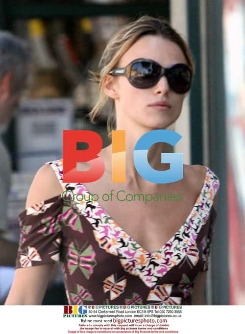 Keira Knightley buys books on Sunset Blvd