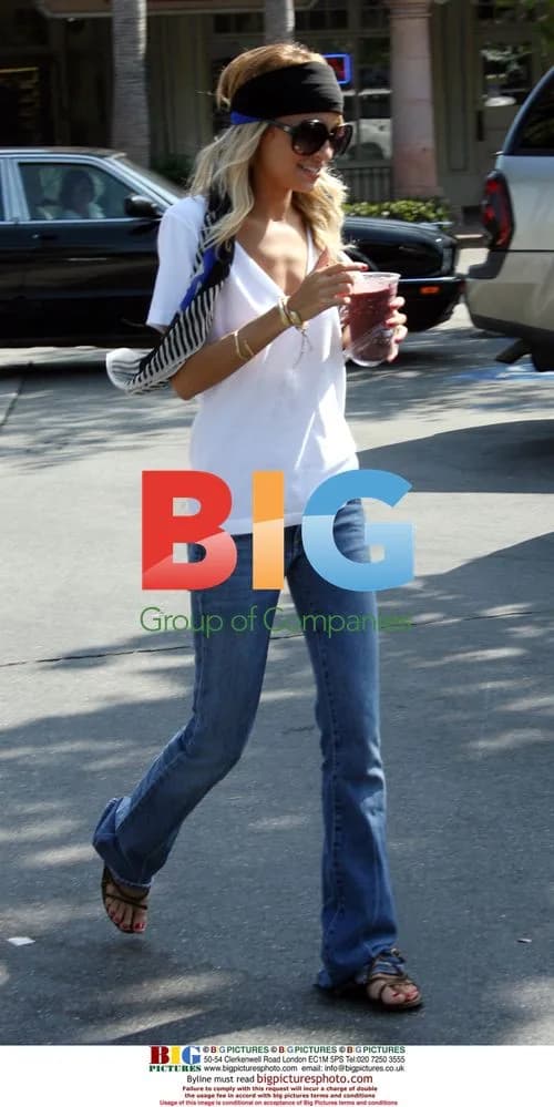 Nicole Richie Grabs Coffee With New Love