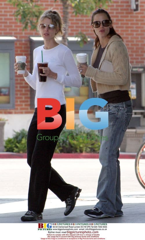 Jennifer Garner and friend enjoy coffee and shopping