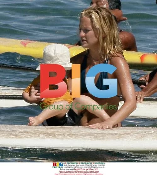 Kate Hudson gives surf lesson to son Ryder