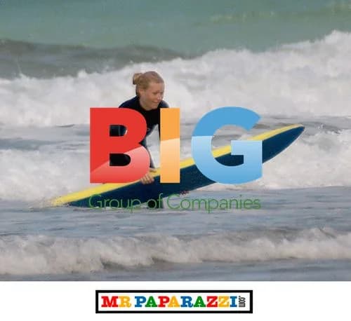 Gwyneth Paltrow Surfing Lesson in Cornwall