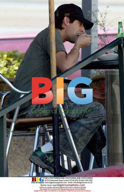 Adrien Brody enjoys lunch with friend
