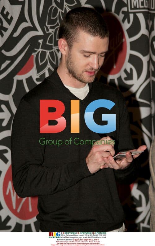 Justin Timberlake Signing CDs at Virgin