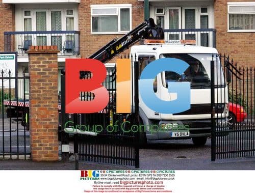 Pete Doherty's Car Towed by Baliffs