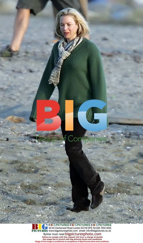 Renee Zellweger on set of "Case 39" in Vancouver