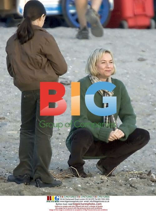 Renee Zellweger on set of "Case 39"