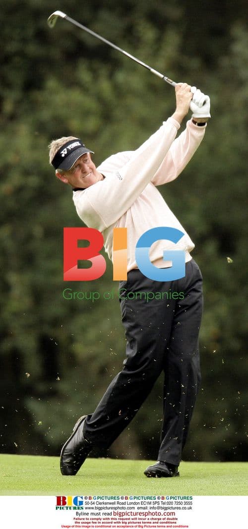 Colin Montgomerie Plays Approach Shot