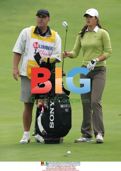 Michelle Wie selects club at 84 Lumber Classic